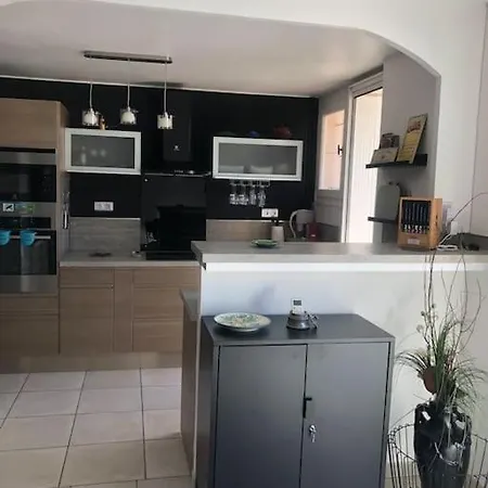 Spacious Flat - Near Beach And Port * Six-Fours-les-Plages